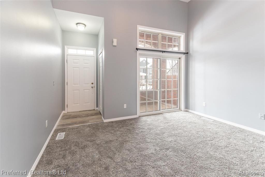 50115 Harding Street Canton, MI 48188 - Photo 4 of 26
