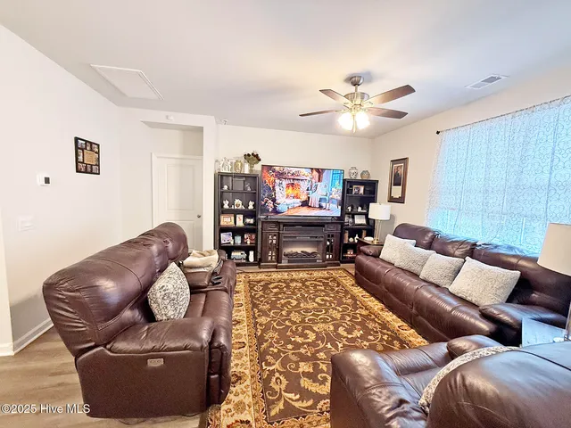 $333,000 | 1610 Lightered Knot Court, Bolivia, NC 28422