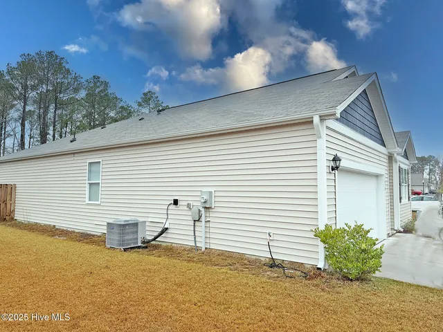 $333,000 | 1610 Lightered Knot Court, Bolivia, NC 28422
