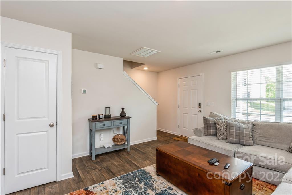 8035 Starnes Randall Road Charlotte, NC 28215 - Photo 6 of 30 Gallery Image 6