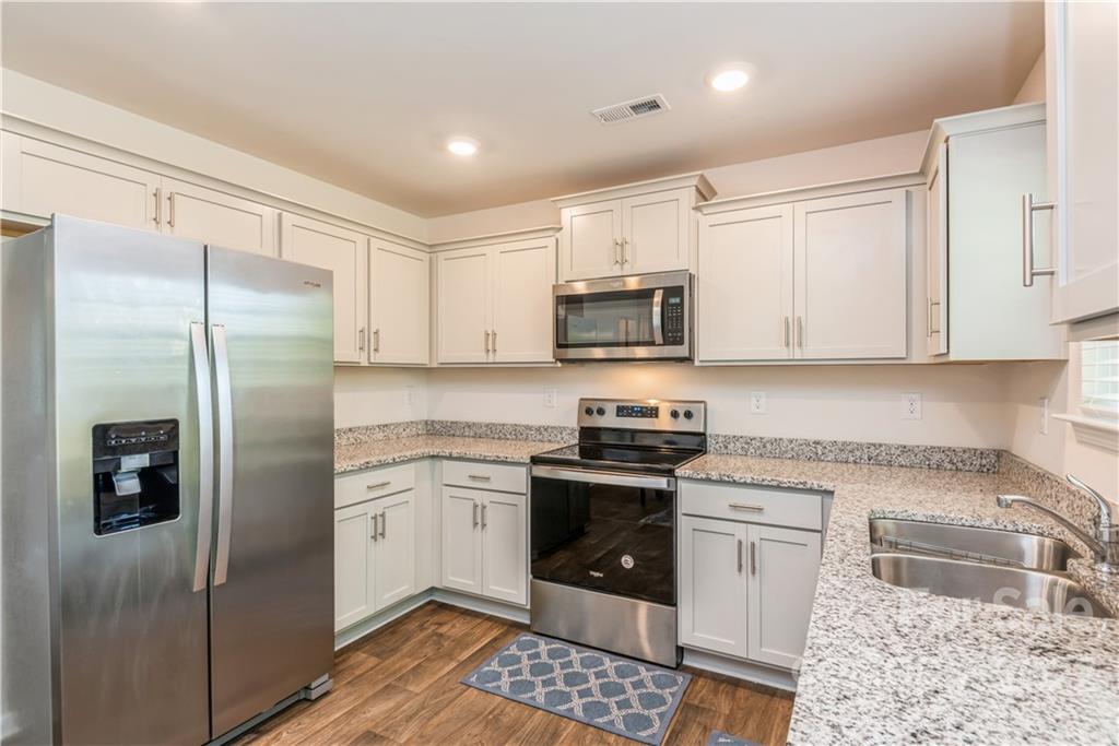 8035 Starnes Randall Road Charlotte, NC 28215 - Photo 8 of 30 Gallery Image 8