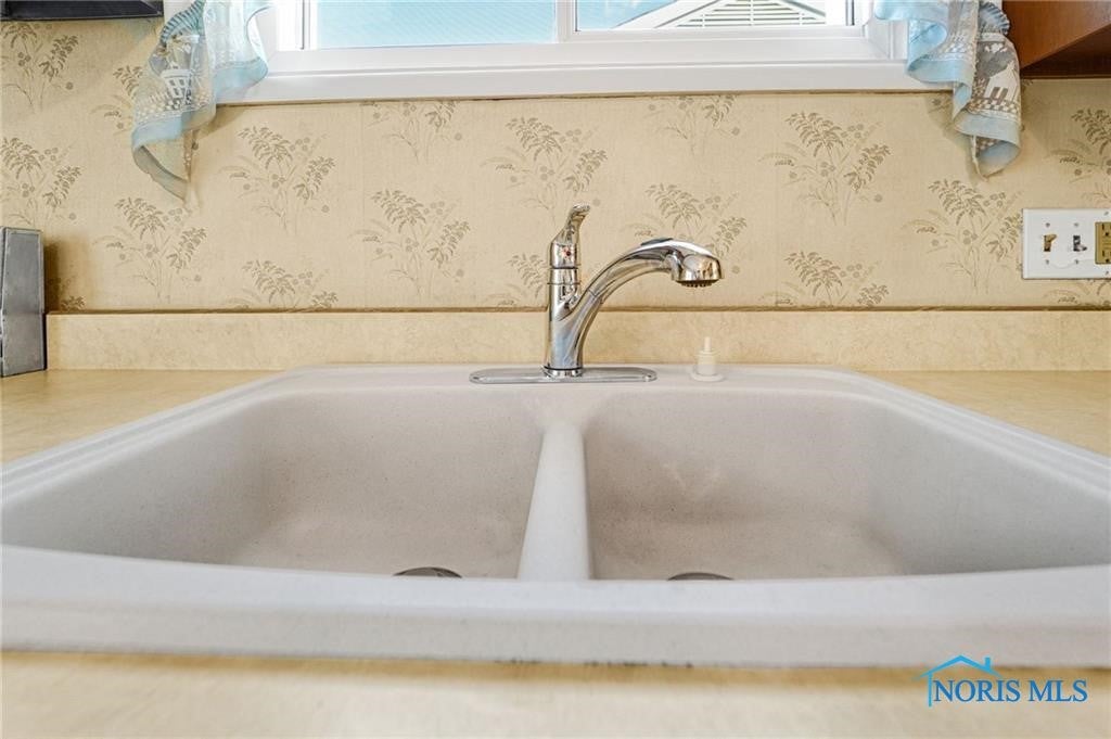 2652 Claredale Road Toledo, OH 43613 - Photo 9 of 31 Gallery Image 9