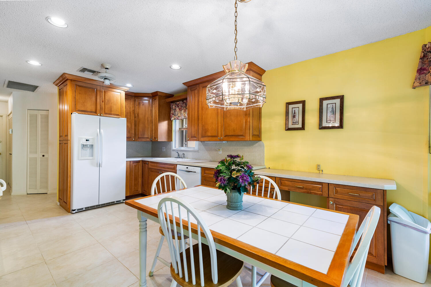 2477 Par Circle Delray Beach, FL 33445 - Photo 13 of 24 2477 Par Cir-large-010-010-Justin Lawren