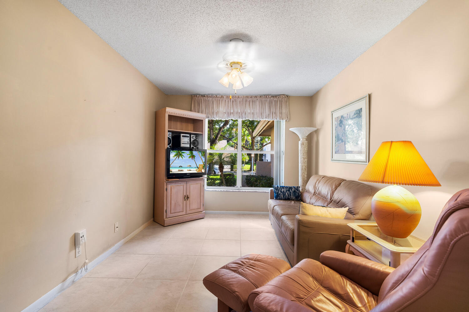 2477 Par Circle Delray Beach, FL 33445 - Photo 19 of 24 2477 Par Cir-large-017-018-Justin Lawren