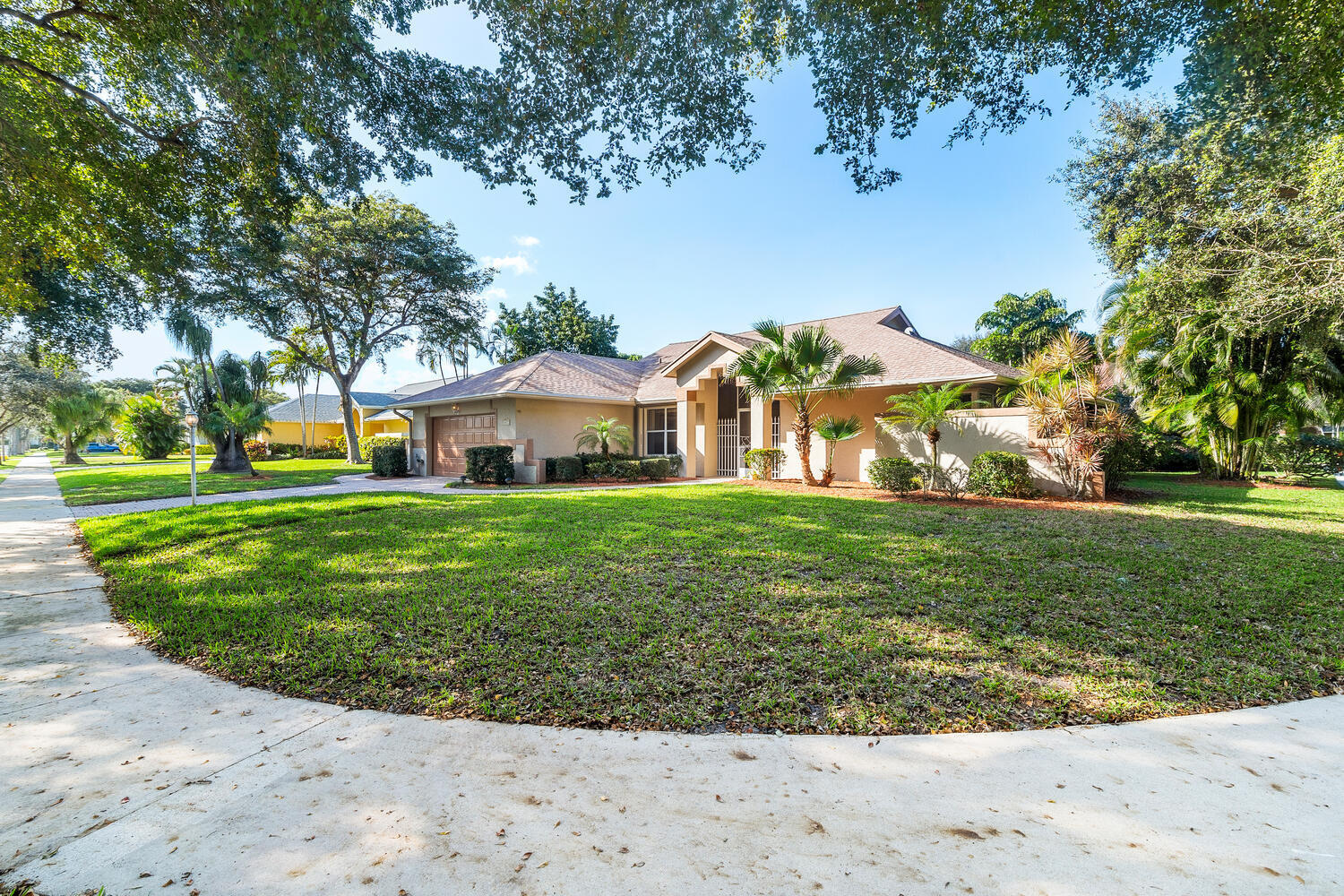 2477 Par Circle Delray Beach, FL 33445 - Photo 3 of 24 2477 Par Cir-large-024-024-Justin Lawren