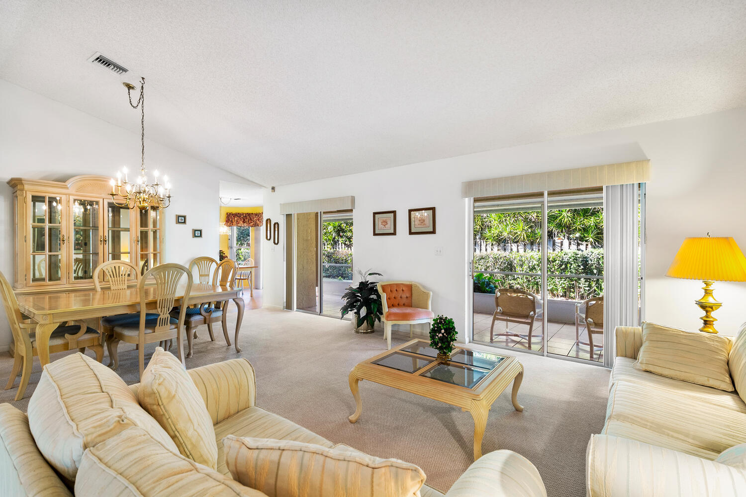 2477 Par Circle Delray Beach, FL 33445 - Photo 5 of 24 2477 Par Cir-large-014-013-Justin Lawren