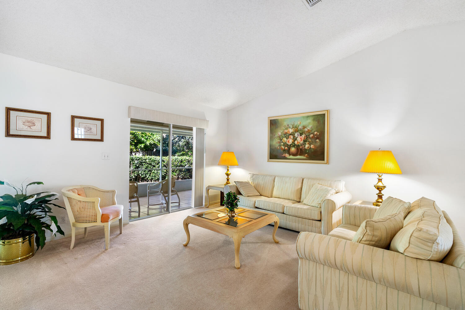 2477 Par Circle Delray Beach, FL 33445 - Photo 6 of 24 2477 Par Cir-large-013-019-Justin Lawren