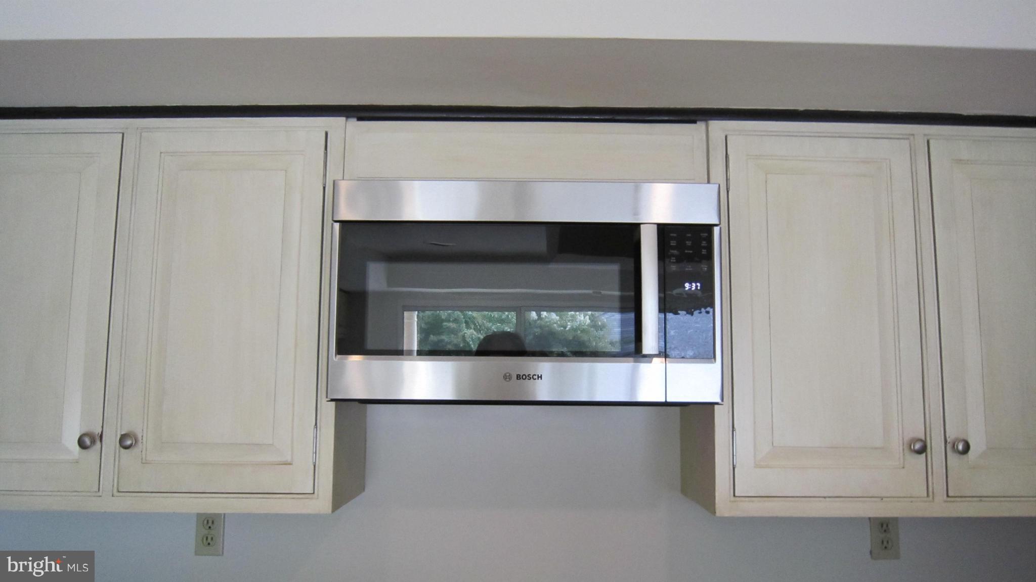 6209 Stoneham Lane McLean, VA 22101 - Photo 6 of 6 Kitchen