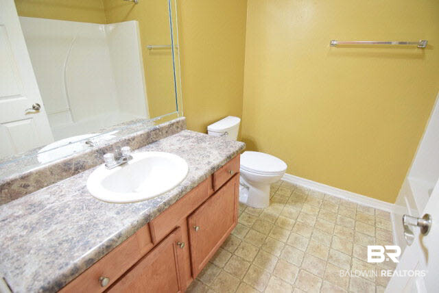 10690 Rigby Drive Mobile, AL 36695 - Photo 22 of 33 Guest Bath