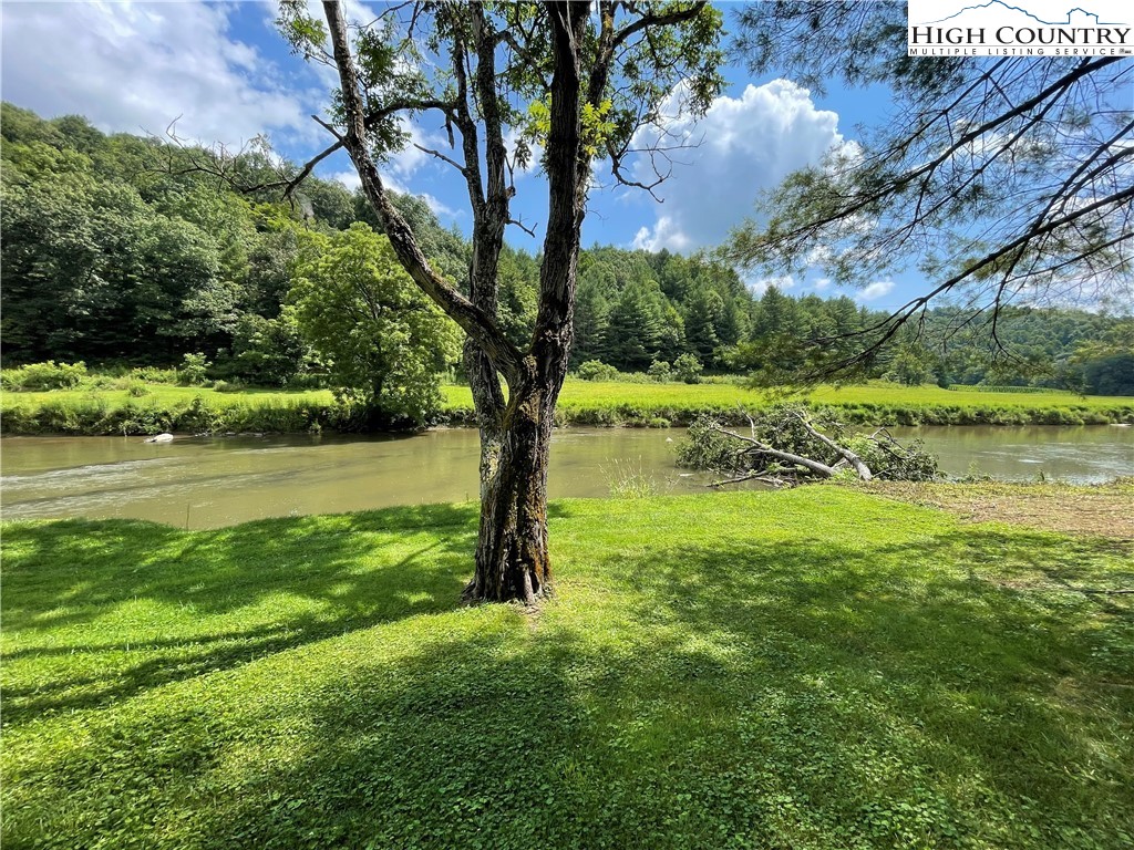 653 Edna Perry Road Crumpler, NC 28617 - Photo 2 of 4 Gallery Image 2