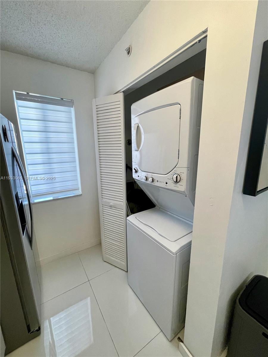 1401 Bay Road, Unit 304 Miami Beach, FL 33139 - Photo 12 of 24