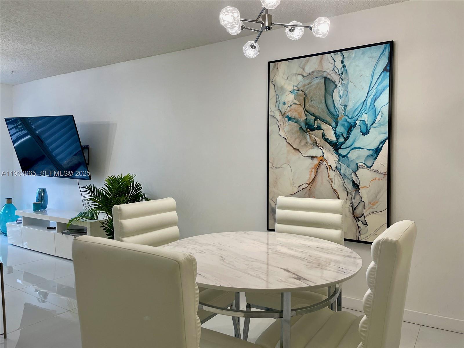 1401 Bay Road, Unit 304 Miami Beach, FL 33139 - Photo 13 of 24