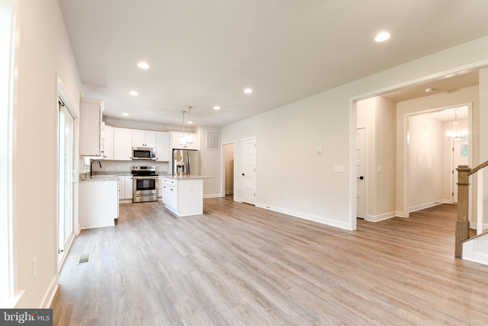 10625 Plank Road Spotsylvania, VA 22553 - Photo 22 of 26 a view of kitchen view wooden floor and electronic appliances