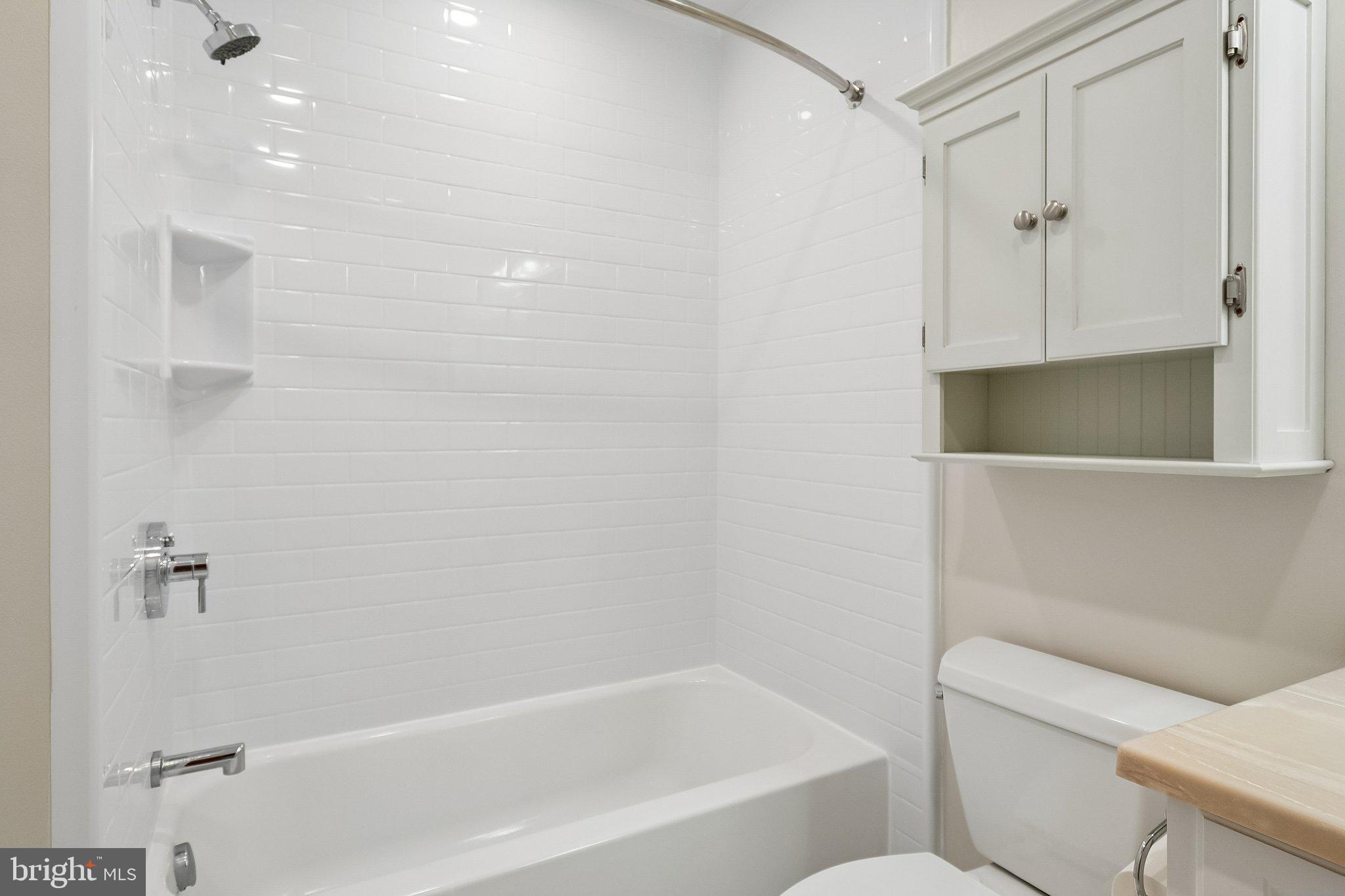 7822 Harrowgate Circle, Unit D Springfield, VA 22152 - Photo 20 of 28 Full bath