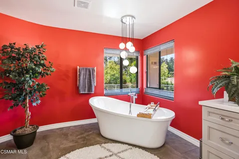 $1,995,000 | 351 Las Tuero Court, Camarillo, CA 93010