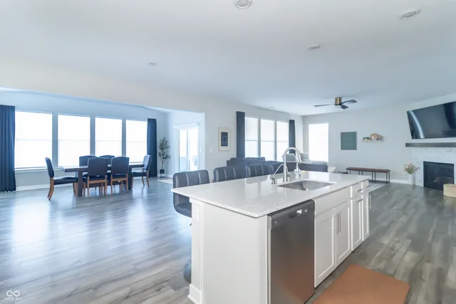 $519,900 | 4900 Morenci Court, New Palestine, IN 46163