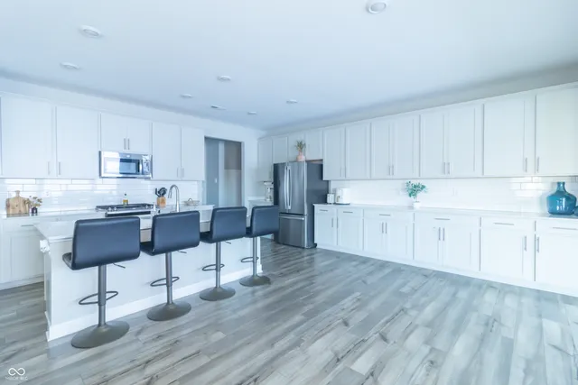 $519,900 | 4900 Morenci Court, New Palestine, IN 46163