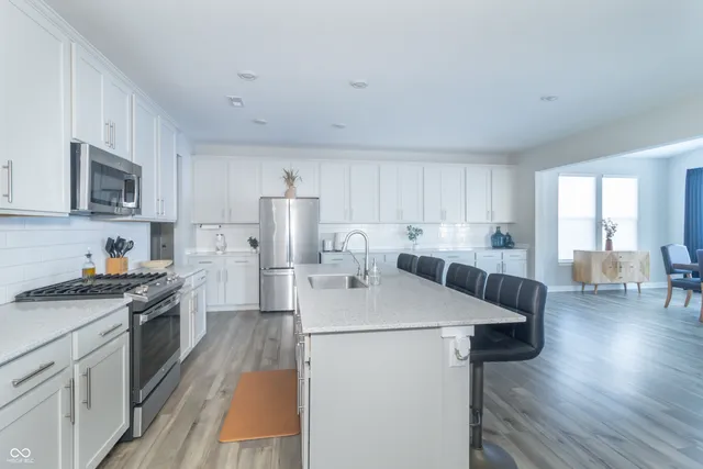 $519,900 | 4900 Morenci Court, New Palestine, IN 46163