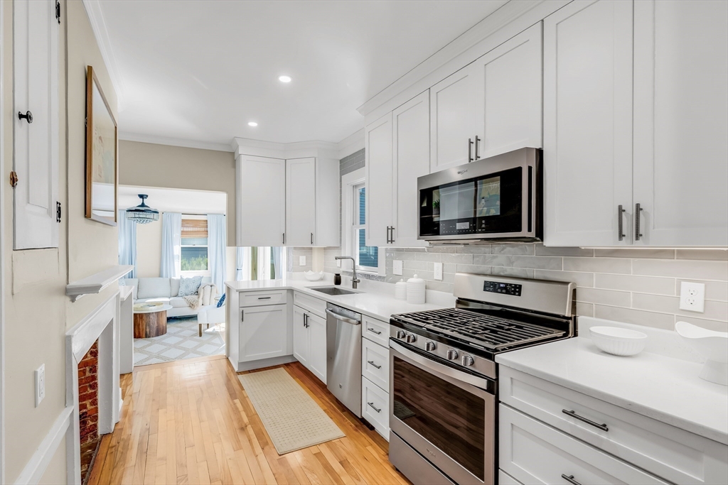 138 State Street, Unit 1 Newburyport, MA 01950 - Photo 8 of 35