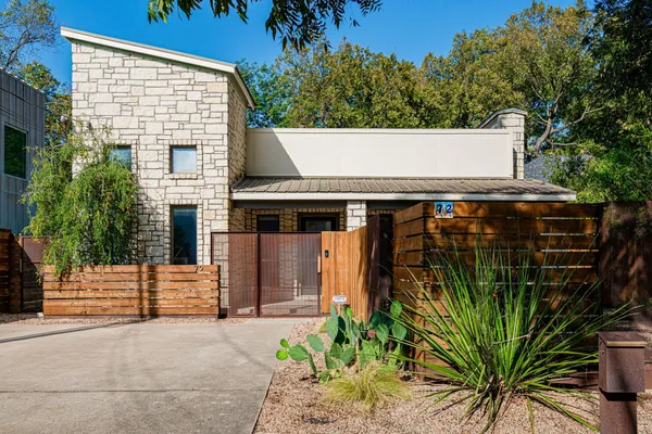 a view of a house with outdoor space