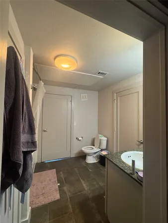 $2,200 | 3016 Guadalupe Street, Unit 302, Austin, TX 78705