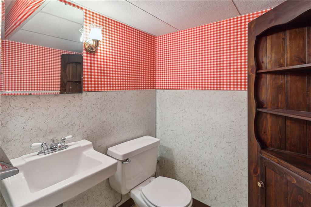 211 Wyngate Road Coraopolis, PA 15108 - Photo 26 of 31 a bathroom with a sink and a toilet