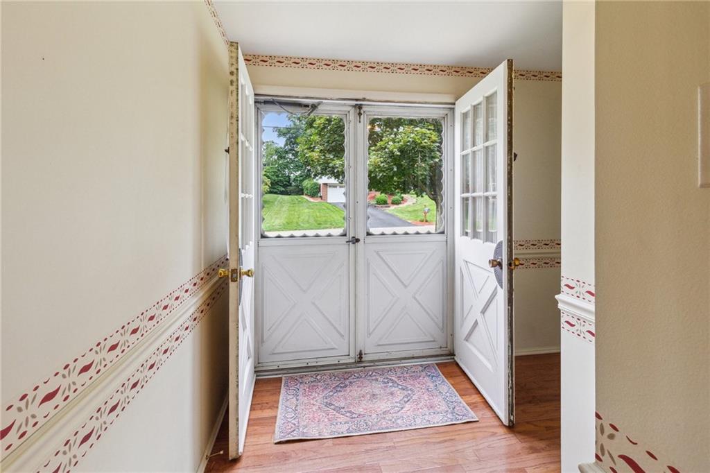 211 Wyngate Road Coraopolis, PA 15108 - Photo 4 of 31 a view of an entryway