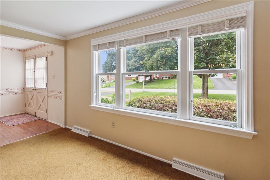 211 Wyngate Road Coraopolis, PA 15108 - Photo 7 of 31 an empty room with a window