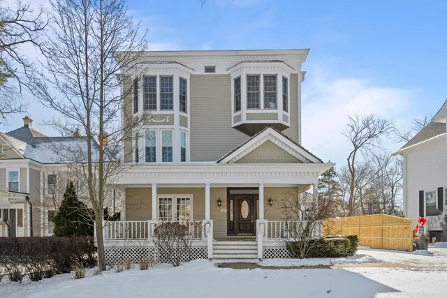 $1,199,000 | 399 East Deerpath Road, Lake Forest, IL 60045