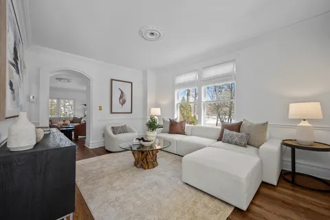 $1,199,000 | 399 East Deerpath Road, Lake Forest, IL 60045