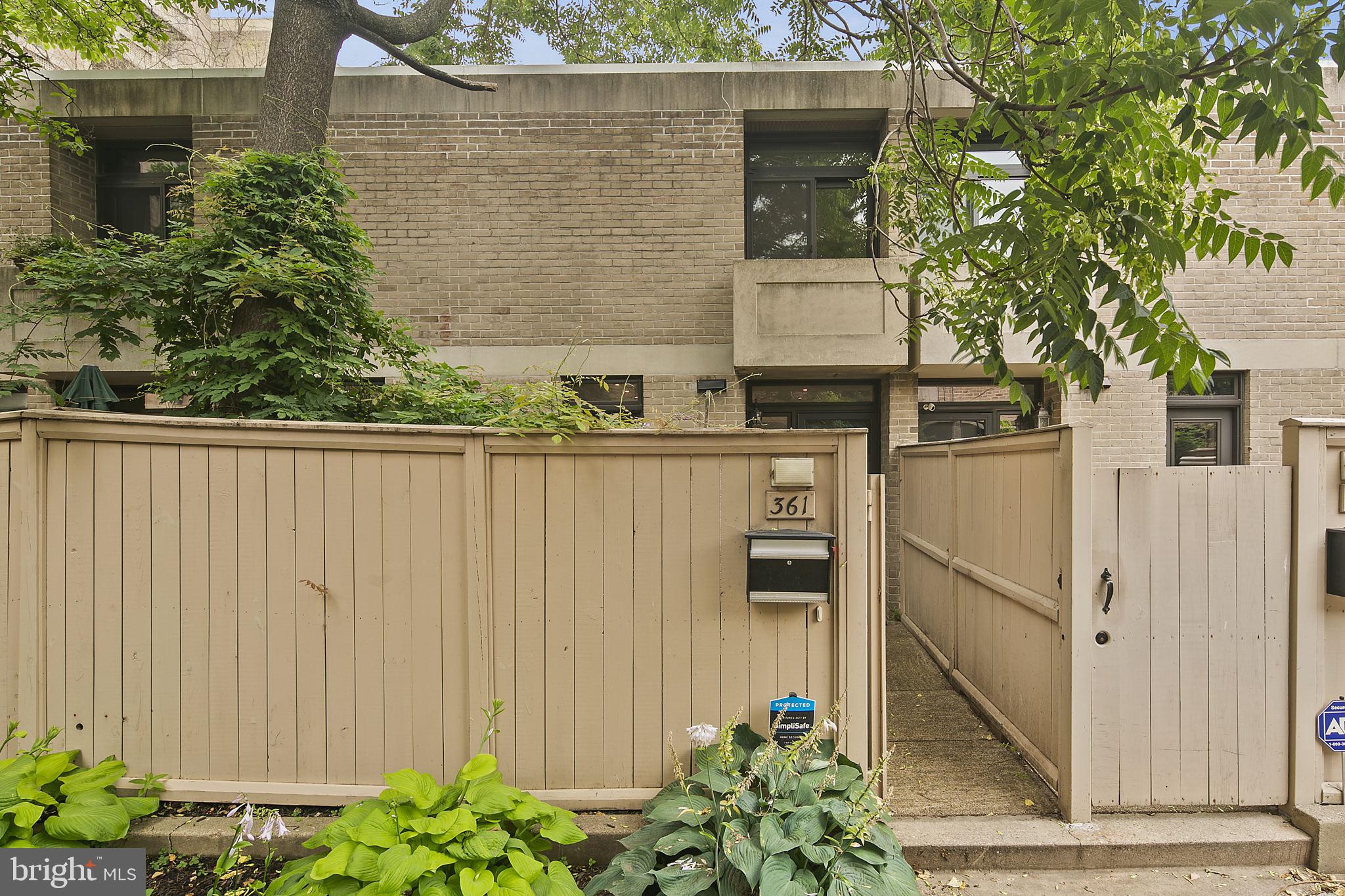 361 N Street Southwest, Unit 361 Washington, DC 20024 - Photo 14 of 27 Private fenced front and rear patios