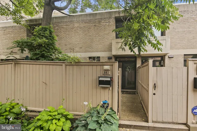 $669,000 | 361 N Street Southwest, Unit 361, Washington, DC 20024