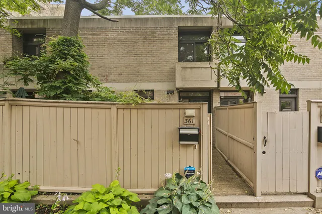 $669,000 | 361 N Street Southwest, Unit 361, Washington, DC 20024