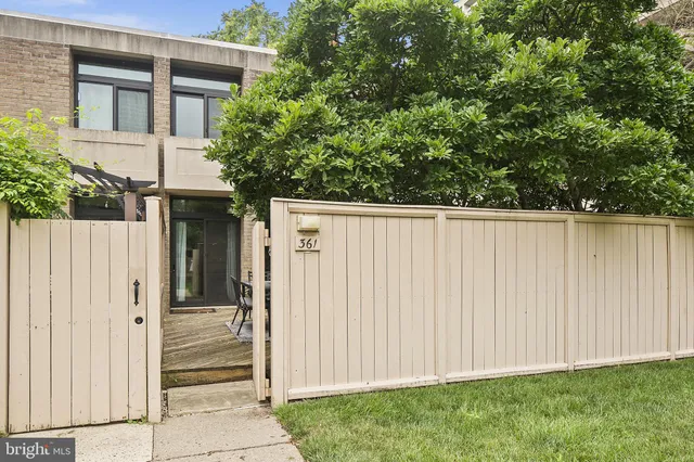 $669,000 | 361 N Street Southwest, Unit 361, Washington, DC 20024