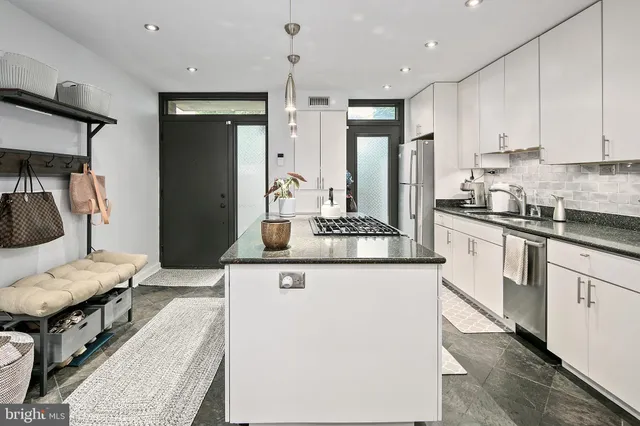 $669,000 | 361 N Street Southwest, Unit 361, Washington, DC 20024