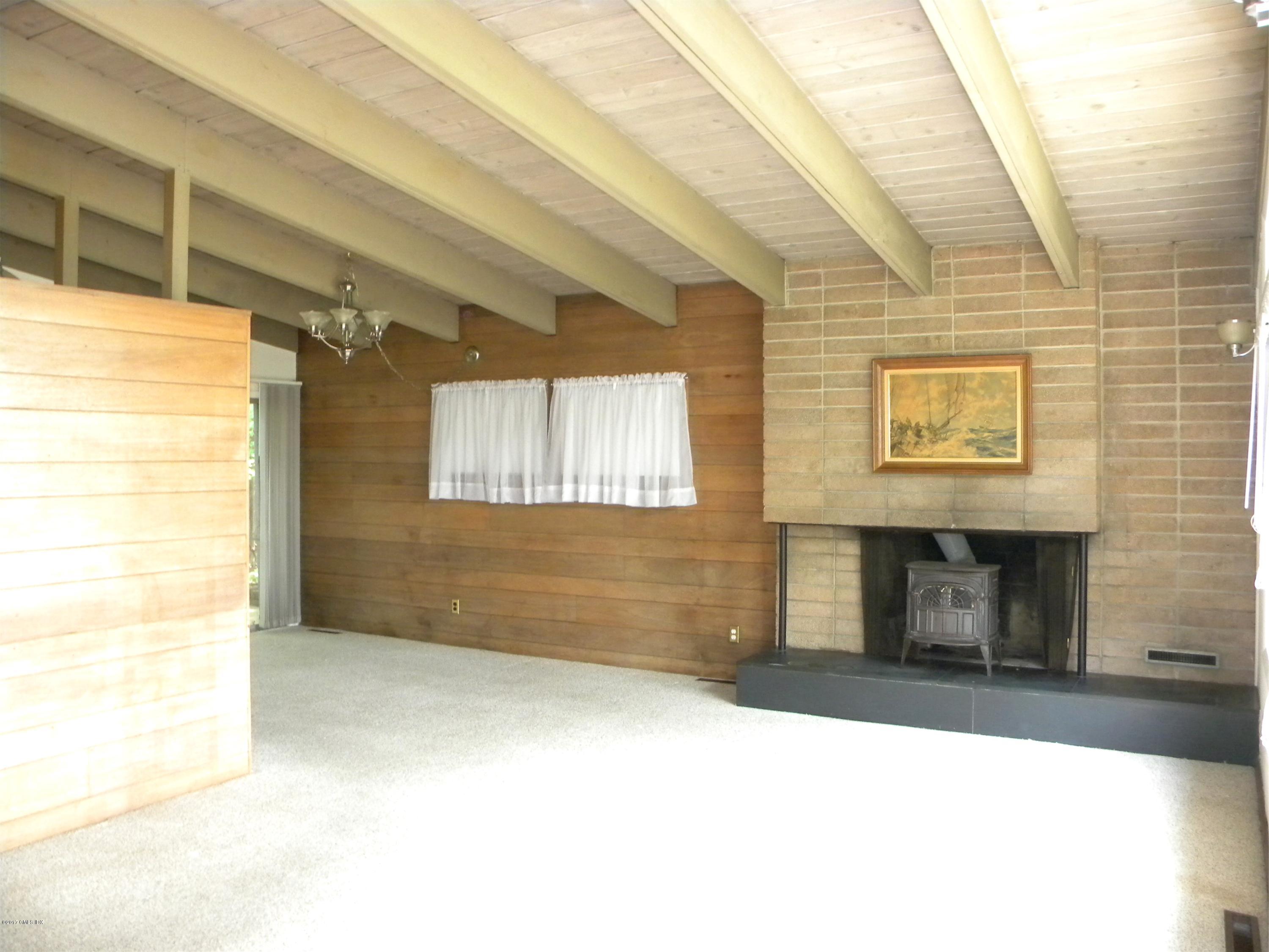 66 Arch Street Riverside, CT 06878 - Photo 4 of 15 Living Rm