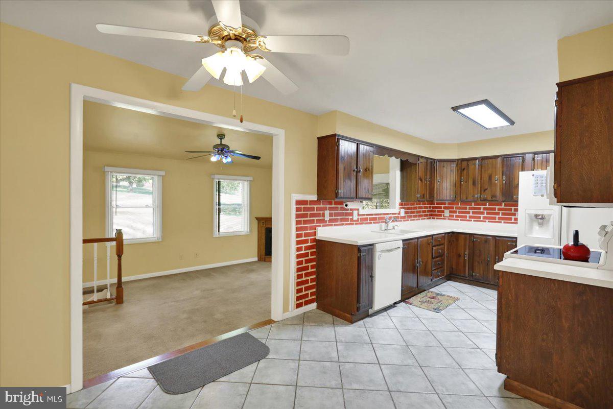 702 Frederick Street Reading, PA 19607 - Photo 5 of 47 Charming kitchen with rustic accents.