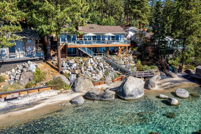 a view of a house with outdoor space