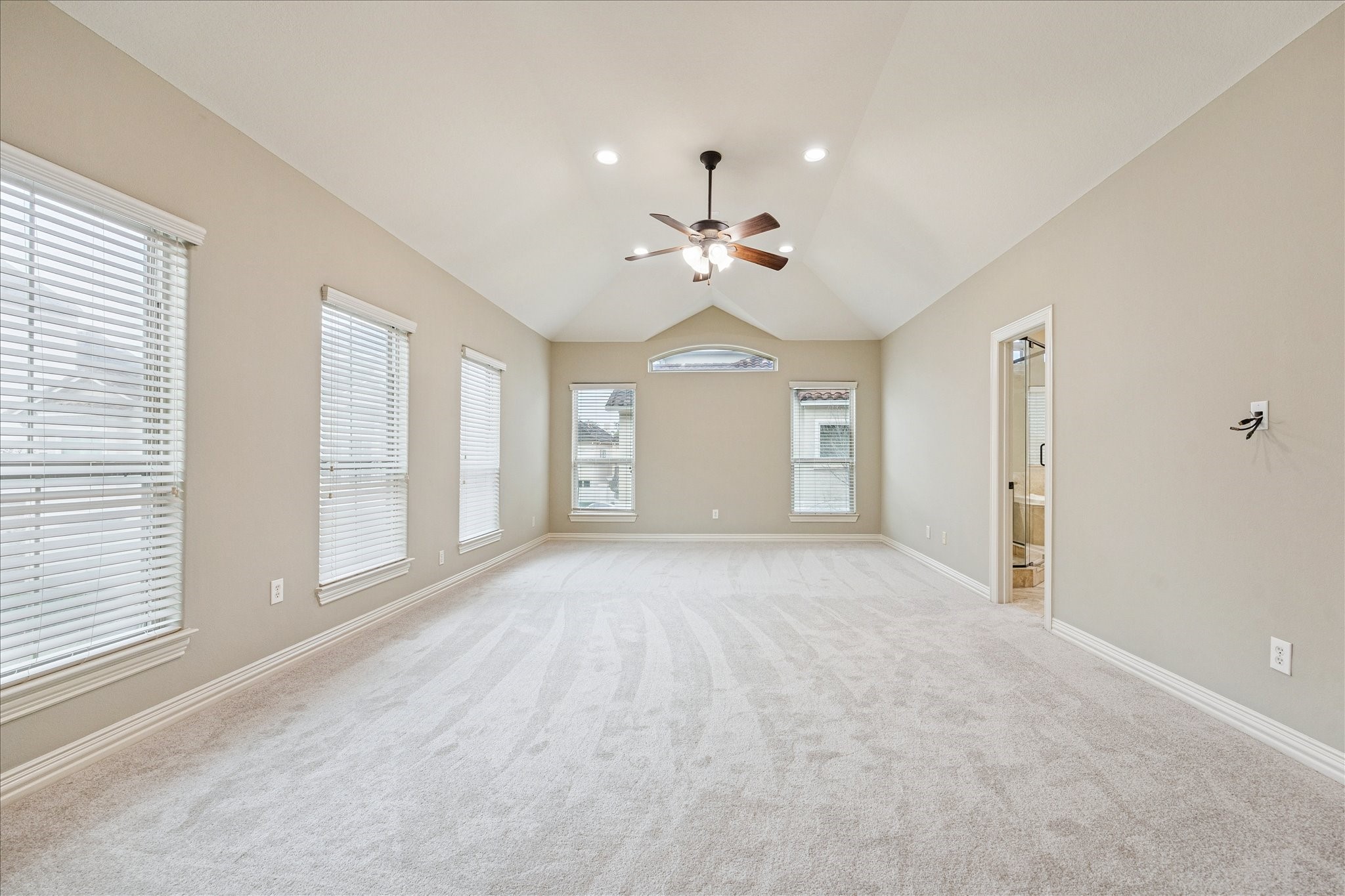 2 Schwab Lane Houston, TX 77055 - Photo 4 of 27 a view of an empty room with a window