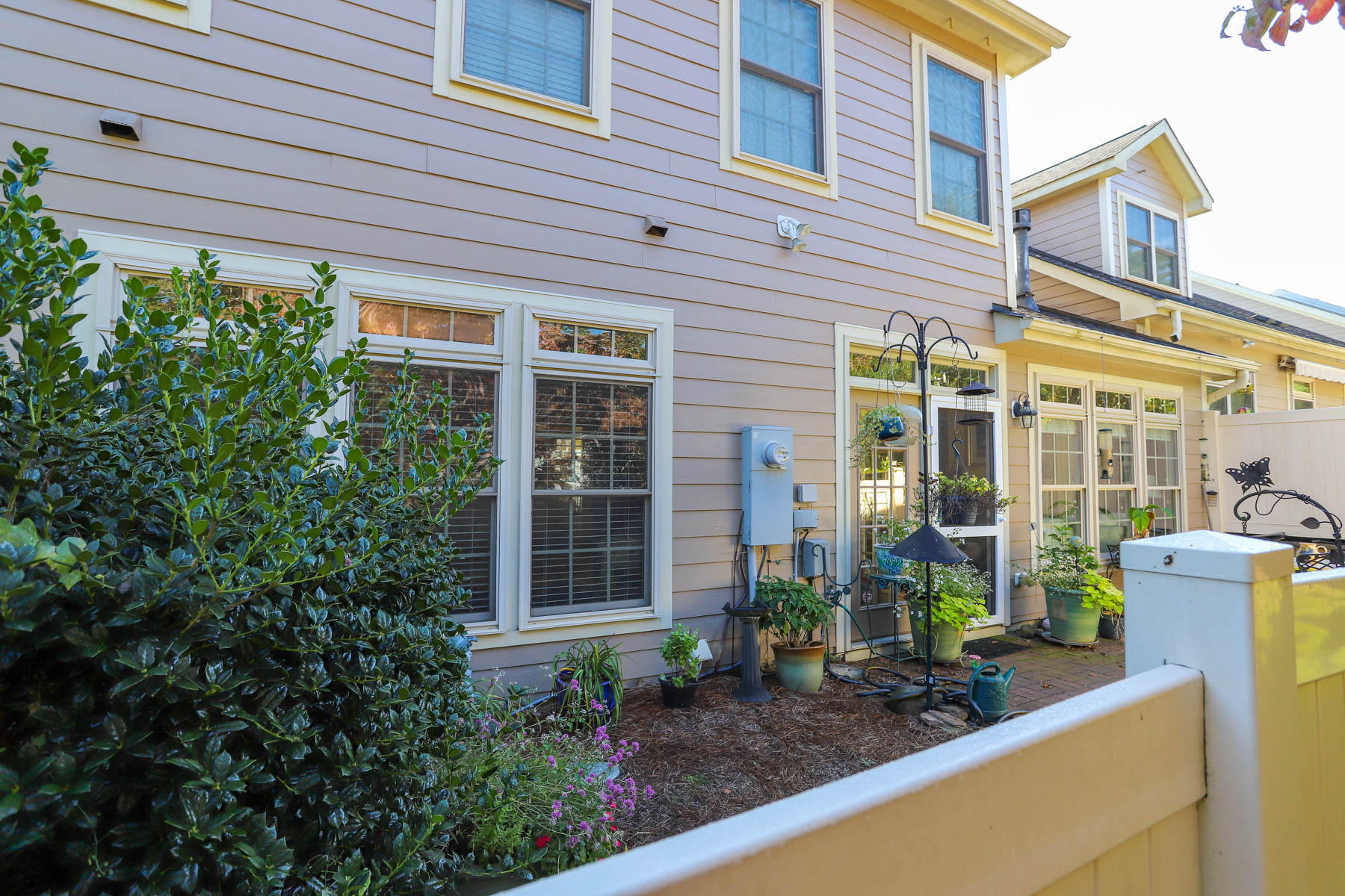 303 Olde Towne Road Savannah, GA 31410 - Photo 44 of 51 back1