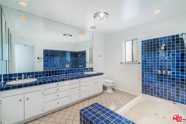 $4,495,000 | 3711 Ocean Front Walk, Unit 3, Marina del Rey, CA 90292