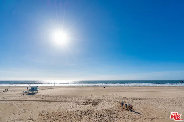 $4,495,000 | 3711 Ocean Front Walk, Unit 3, Marina del Rey, CA 90292