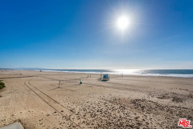 $4,495,000 | 3711 Ocean Front Walk, Unit 3, Marina del Rey, CA 90292