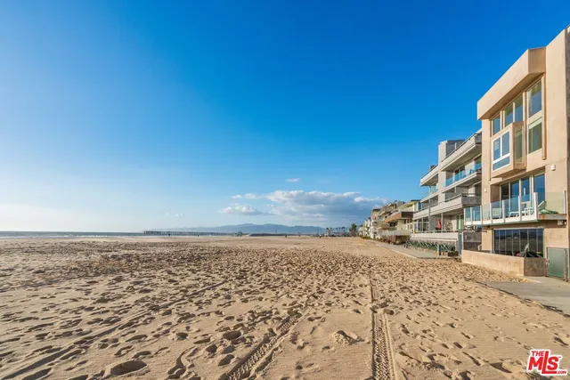 $4,495,000 | 3711 Ocean Front Walk, Unit 3, Marina del Rey, CA 90292