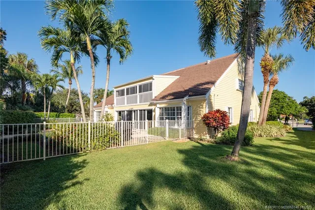 $1,197,333 | 3360 Southeast Golf Trail, Stuart, FL 34997