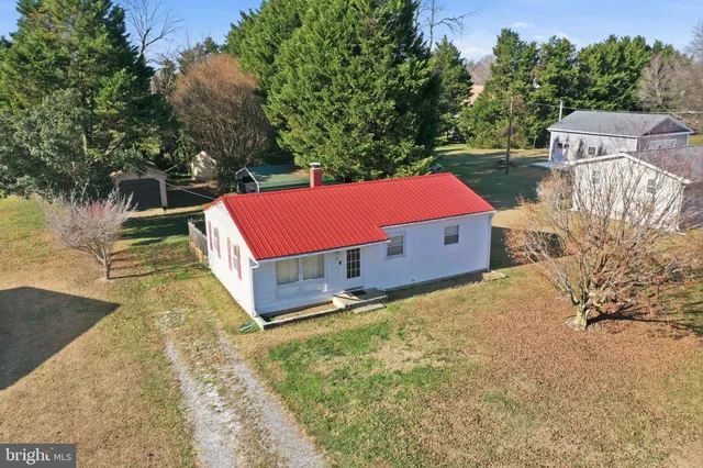 $200,000 | 11 North Maple Avenue, Ridgely, MD 21660