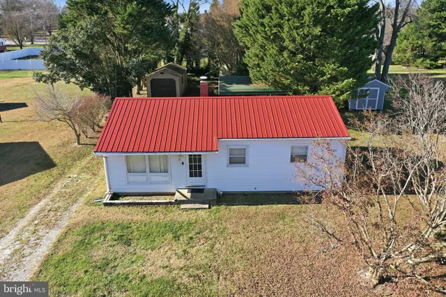 $200,000 | 11 North Maple Avenue, Ridgely, MD 21660