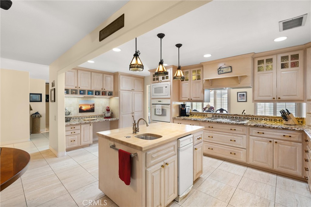 11116 Wayfield Road Riverside, CA 92505 - Photo 16 of 60