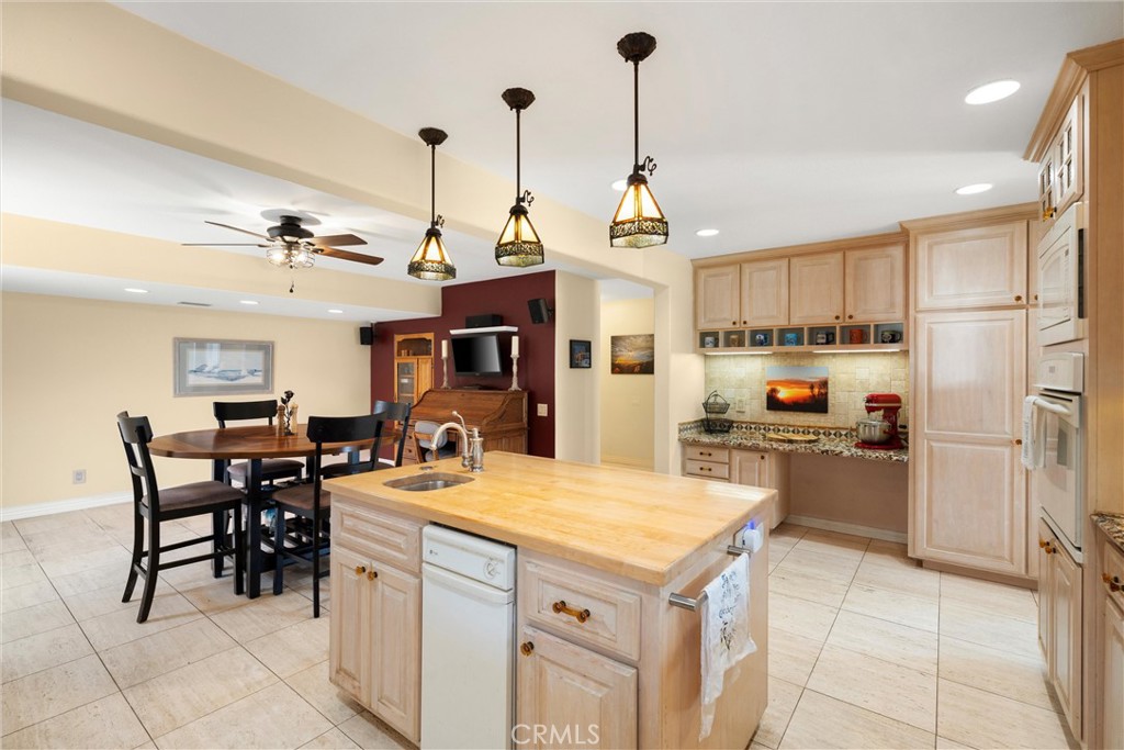 11116 Wayfield Road Riverside, CA 92505 - Photo 17 of 60