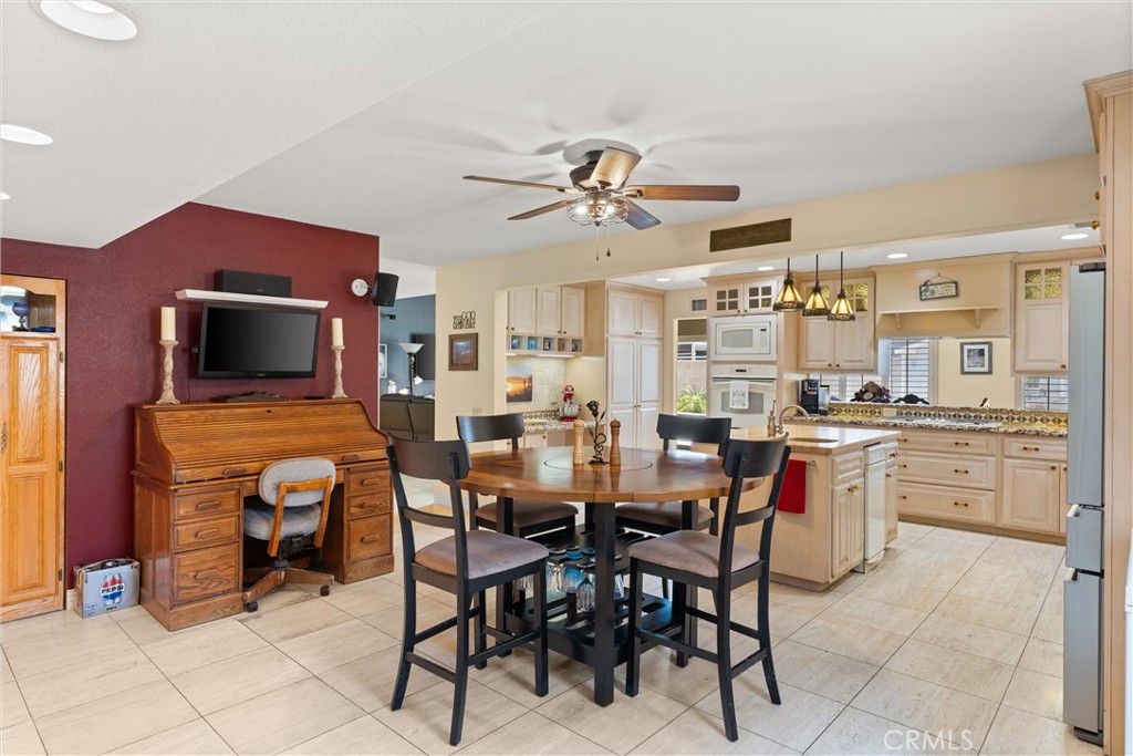 11116 Wayfield Road Riverside, CA 92505 - Photo 21 of 60